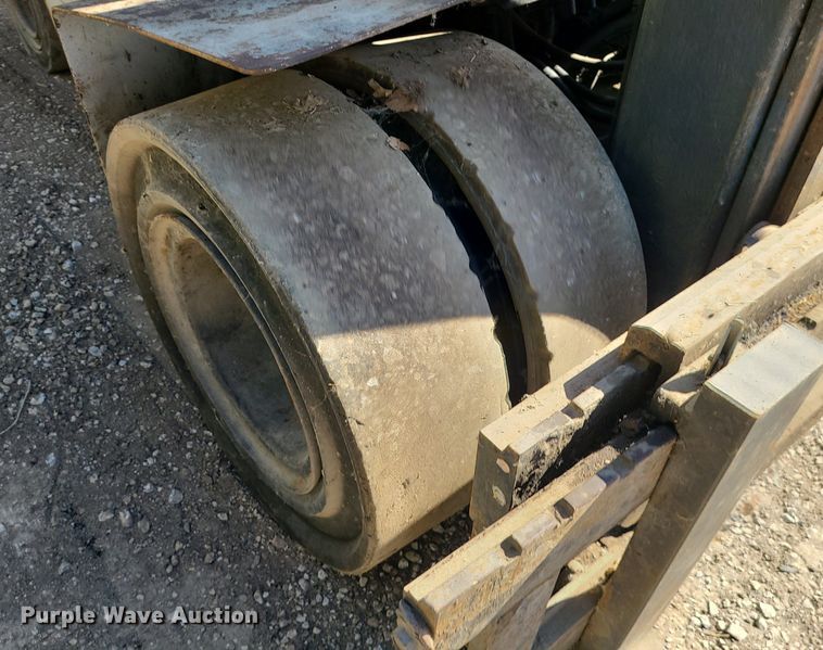 image for item DS7335 Komatsu FG45T-6 forklift