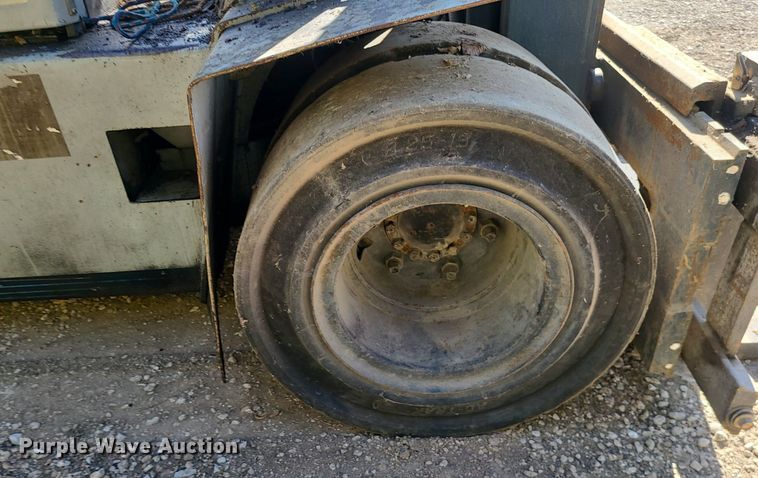 image for item DS7335 Komatsu FG45T-6 forklift