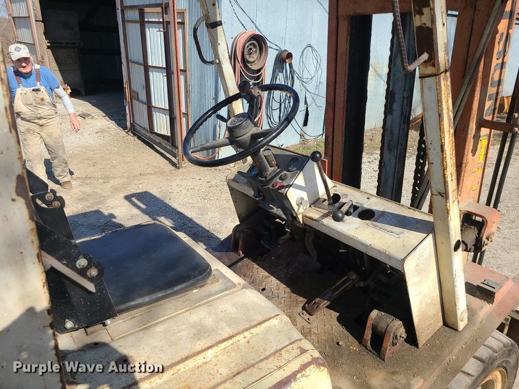 image for item DS7336 Datsun 6000 forklift