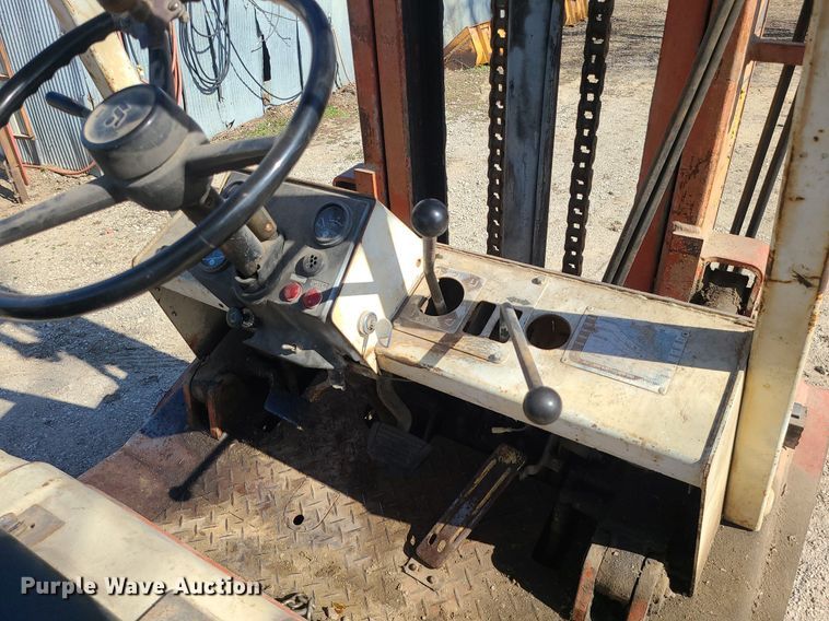 image for item DS7336 Datsun 6000 forklift