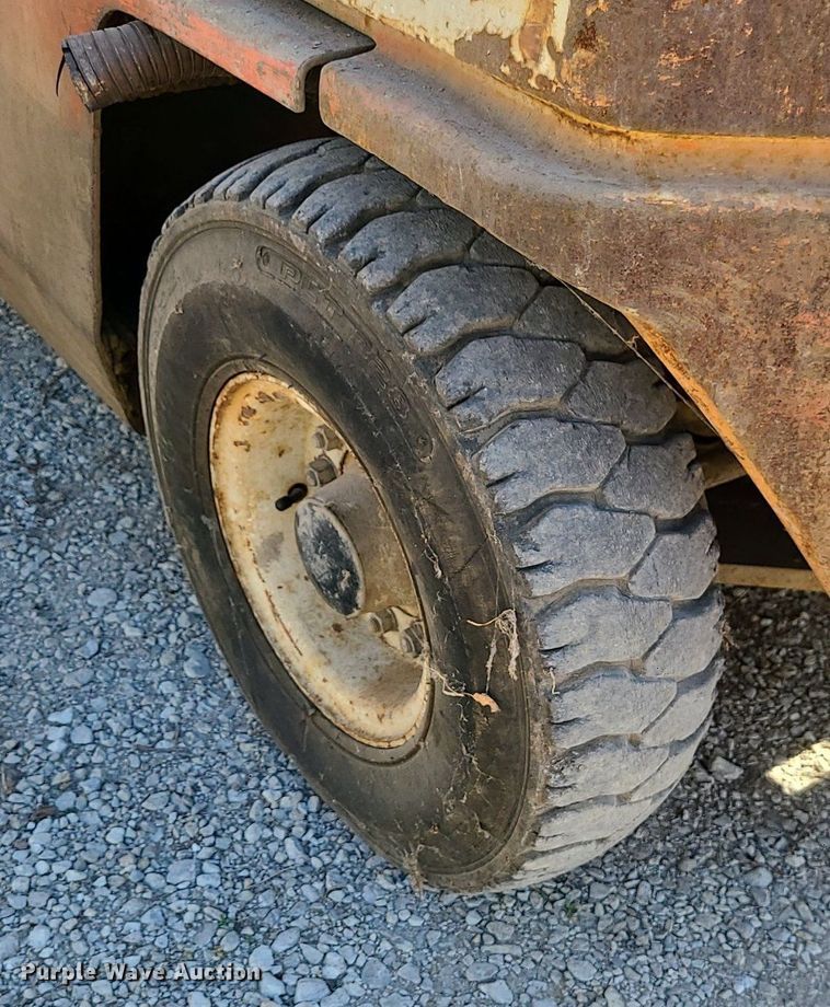 image for item DS7336 Datsun 6000 forklift