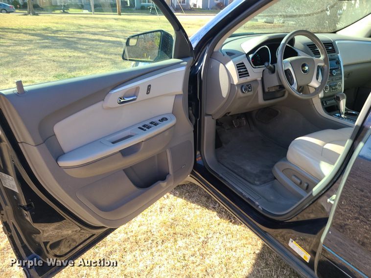 image for item DS7353 2011 Chevrolet Traverse LT SUV