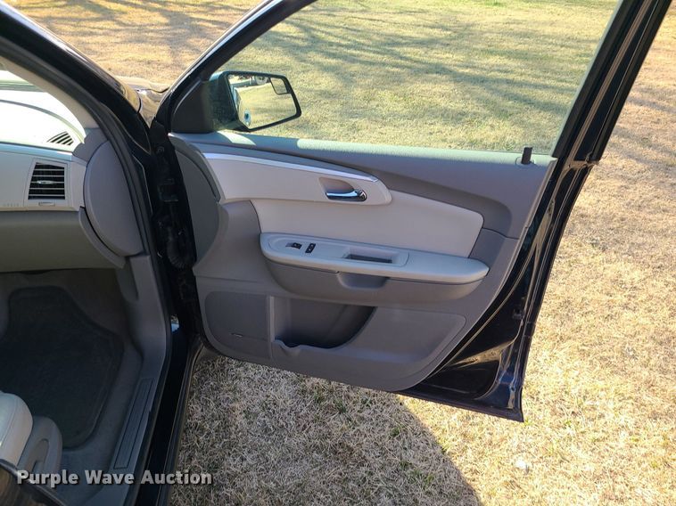 image for item DS7353 2011 Chevrolet Traverse LT SUV