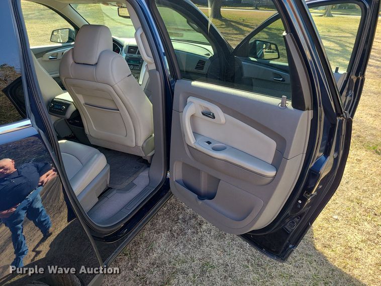 image for item DS7353 2011 Chevrolet Traverse LT SUV