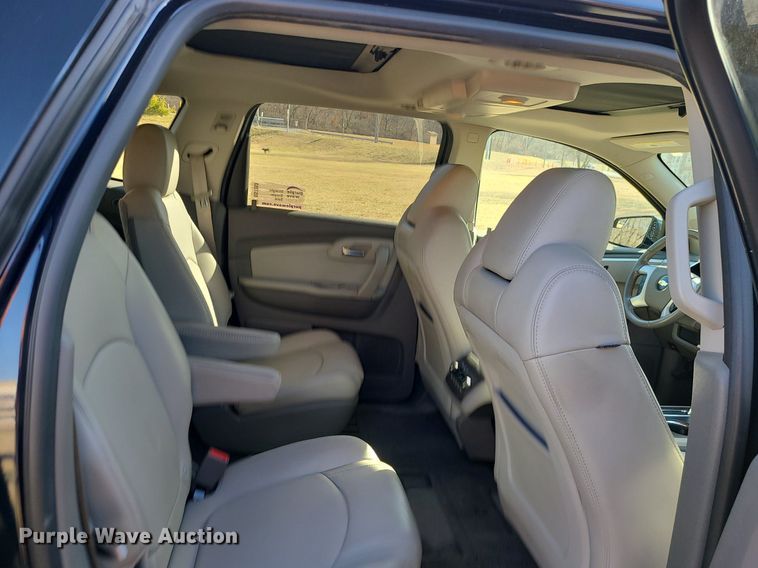 image for item DS7353 2011 Chevrolet Traverse LT SUV