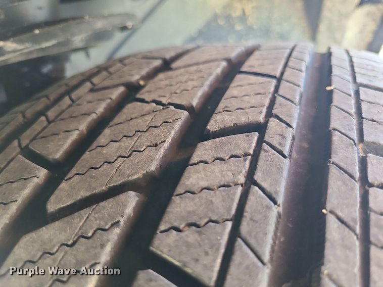 image for item DS7353 2011 Chevrolet Traverse LT SUV