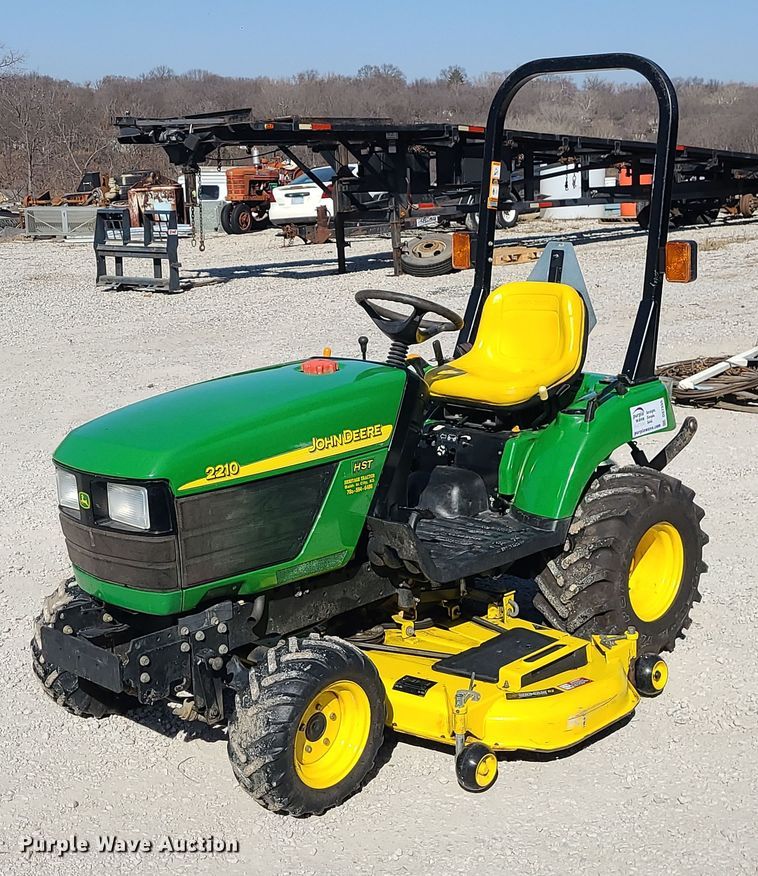image for item DS7355 John Deere 2210 MFWD tractor