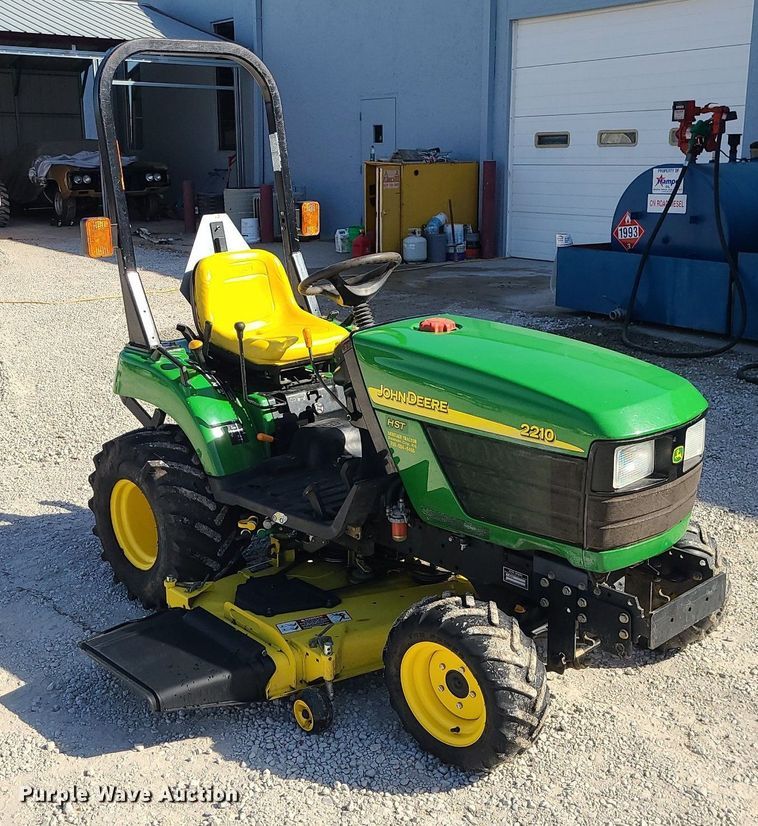 image for item DS7355 John Deere 2210 MFWD tractor