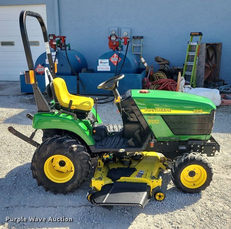 image for item DS7355 John Deere 2210 MFWD tractor