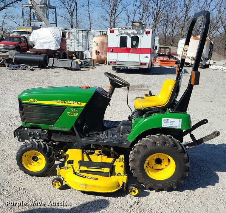 image for item DS7355 John Deere 2210 MFWD tractor