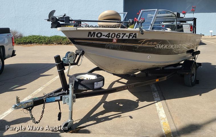 image for item DS7357 2003 Smokercraft Millenta 162 boat