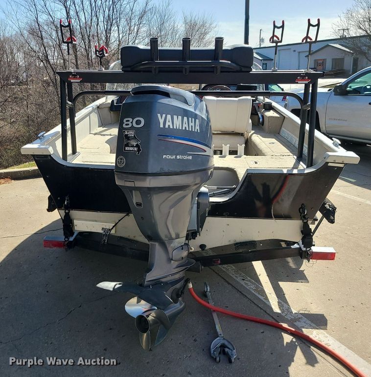 image for item DS7357 2003 Smokercraft Millenta 162 boat