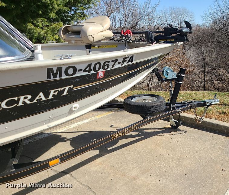 image for item DS7357 2003 Smokercraft Millenta 162 boat