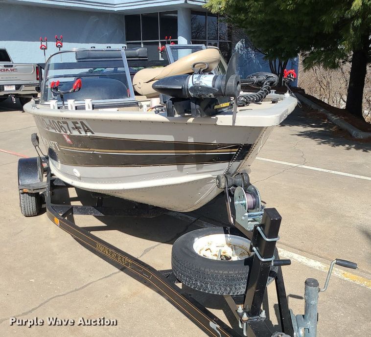 image for item DS7357 2003 Smokercraft Millenta 162 boat