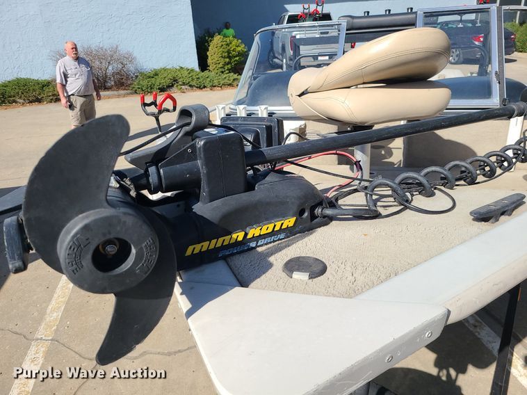 image for item DS7357 2003 Smokercraft Millenta 162 boat