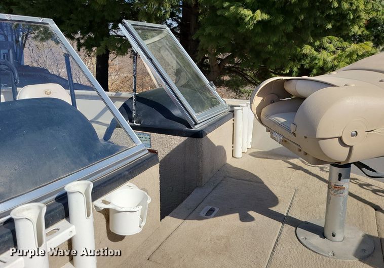 image for item DS7357 2003 Smokercraft Millenta 162 boat