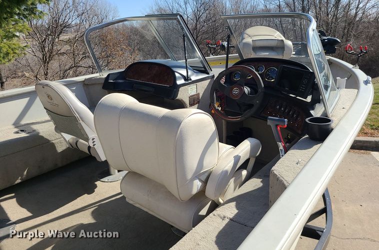 image for item DS7357 2003 Smokercraft Millenta 162 boat