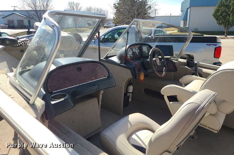 image for item DS7357 2003 Smokercraft Millenta 162 boat