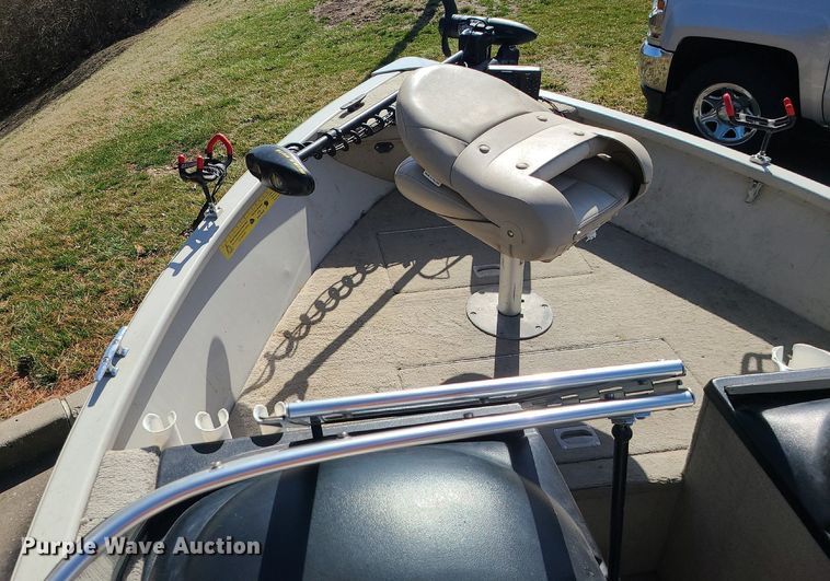 image for item DS7357 2003 Smokercraft Millenta 162 boat