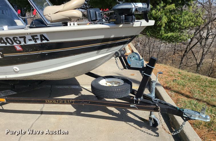 image for item DS7357 2003 Smokercraft Millenta 162 boat