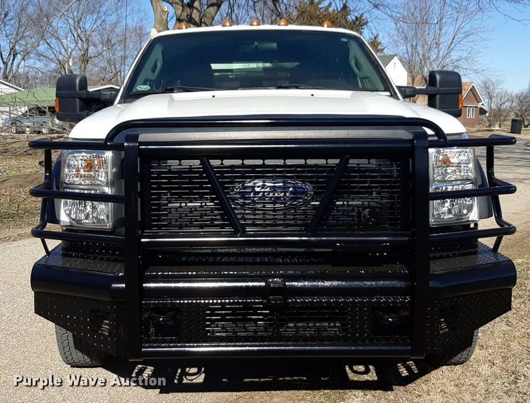 image for item DV9822 2012 Ford F550 Super Duty Crew Cab flatbed truck