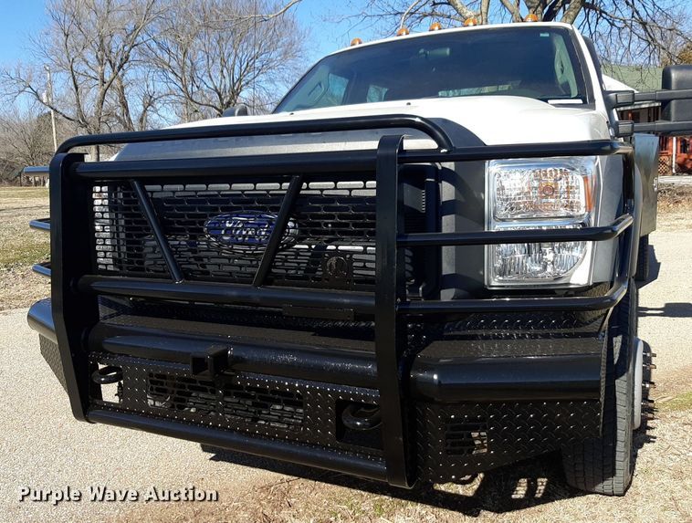 image for item DV9822 2012 Ford F550 Super Duty Crew Cab flatbed truck