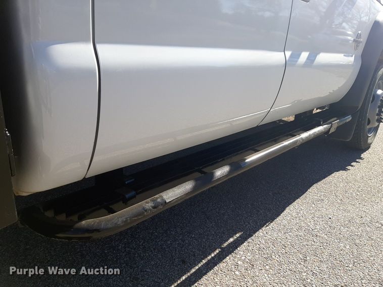 image for item DV9822 2012 Ford F550 Super Duty Crew Cab flatbed truck