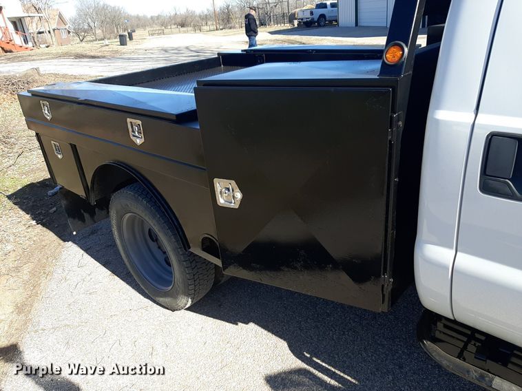 image for item DV9822 2012 Ford F550 Super Duty Crew Cab flatbed truck