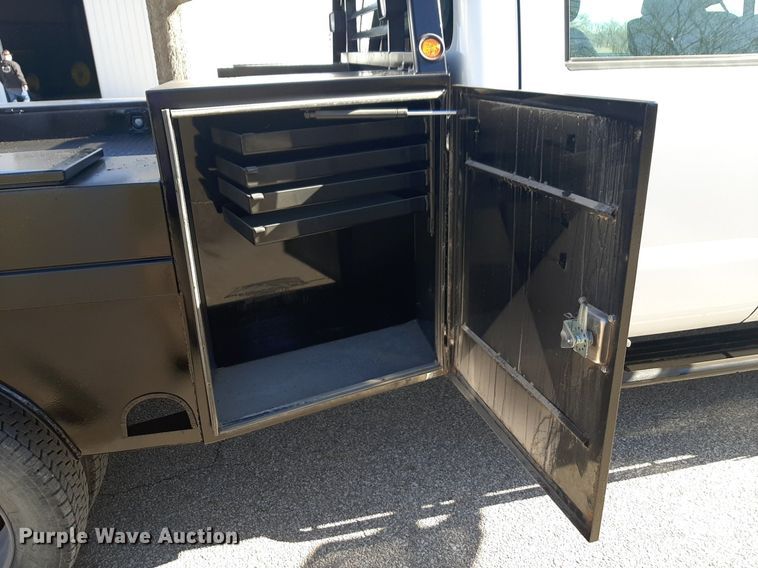 image for item DV9822 2012 Ford F550 Super Duty Crew Cab flatbed truck