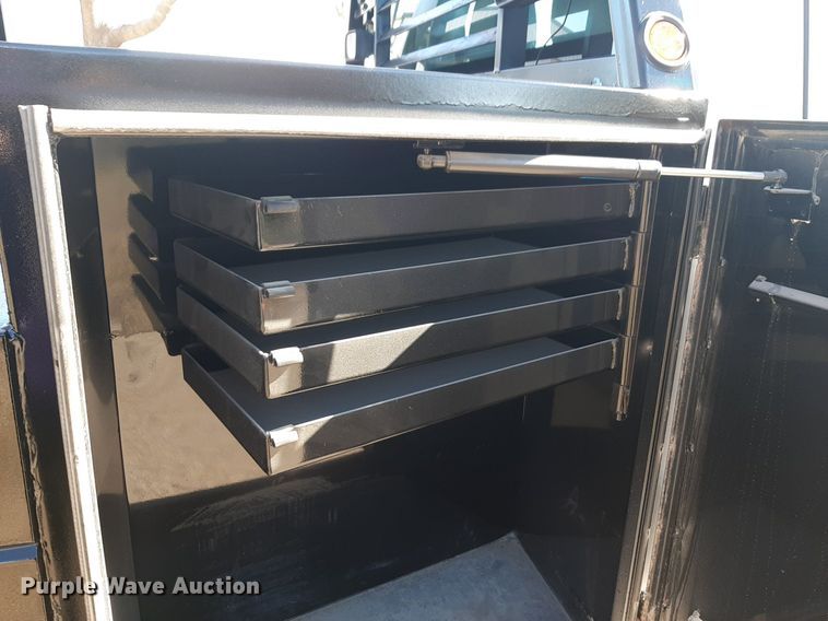 image for item DV9822 2012 Ford F550 Super Duty Crew Cab flatbed truck