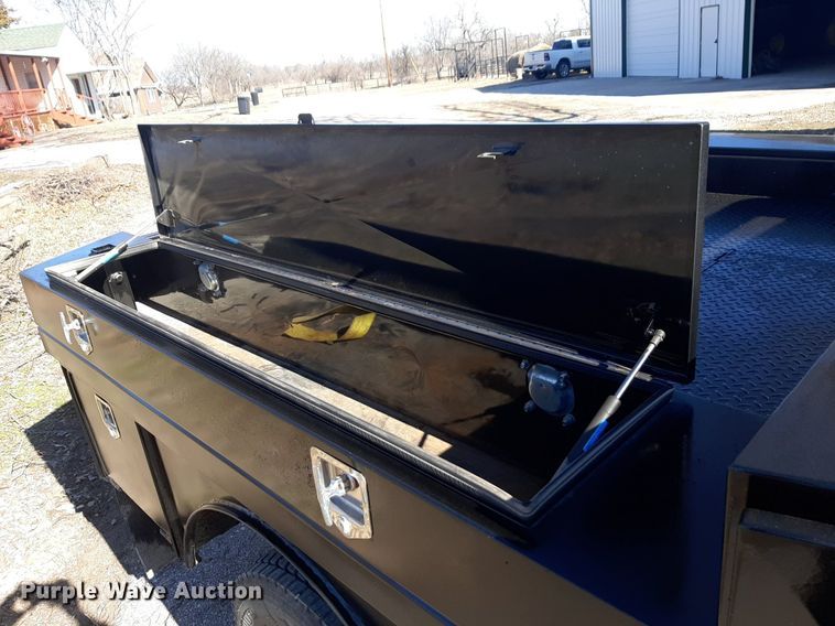 image for item DV9822 2012 Ford F550 Super Duty Crew Cab flatbed truck