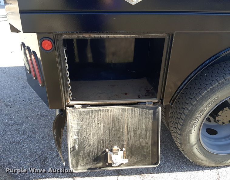 image for item DV9822 2012 Ford F550 Super Duty Crew Cab flatbed truck