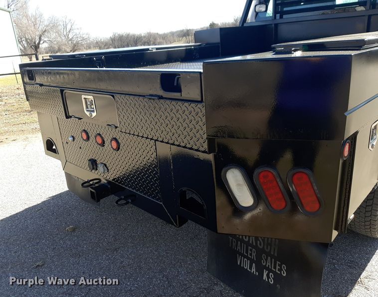 image for item DV9822 2012 Ford F550 Super Duty Crew Cab flatbed truck