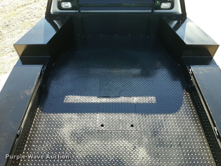 image for item DV9822 2012 Ford F550 Super Duty Crew Cab flatbed truck