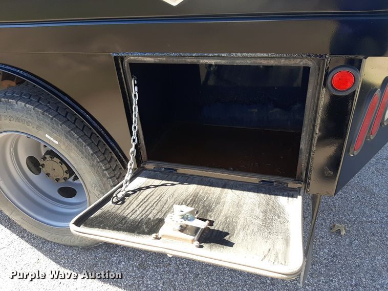 image for item DV9822 2012 Ford F550 Super Duty Crew Cab flatbed truck