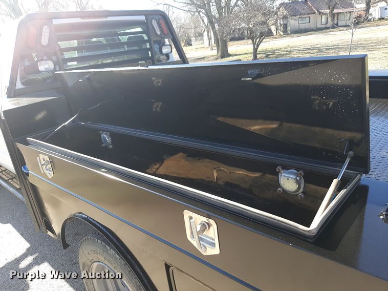 image for item DV9822 2012 Ford F550 Super Duty Crew Cab flatbed truck