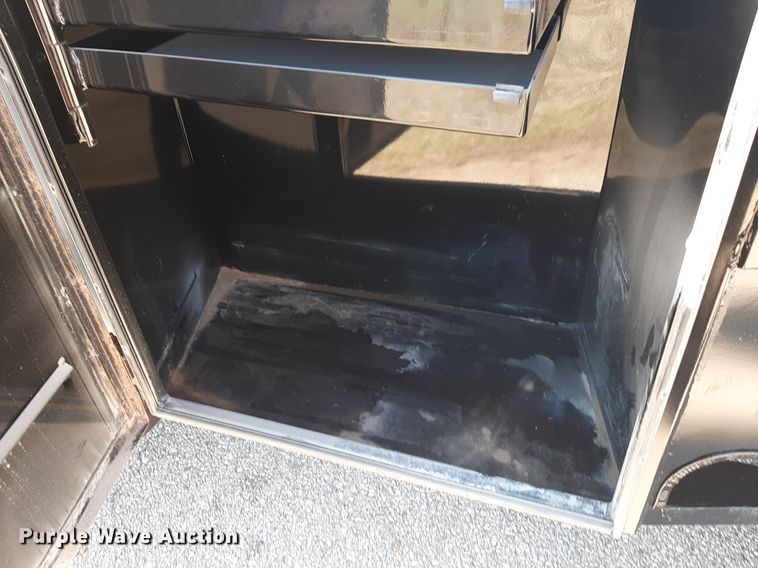 image for item DV9822 2012 Ford F550 Super Duty Crew Cab flatbed truck