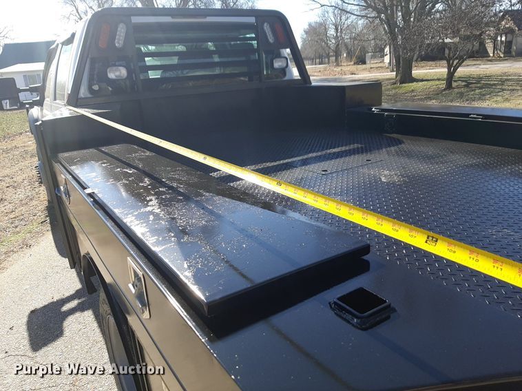 image for item DV9822 2012 Ford F550 Super Duty Crew Cab flatbed truck