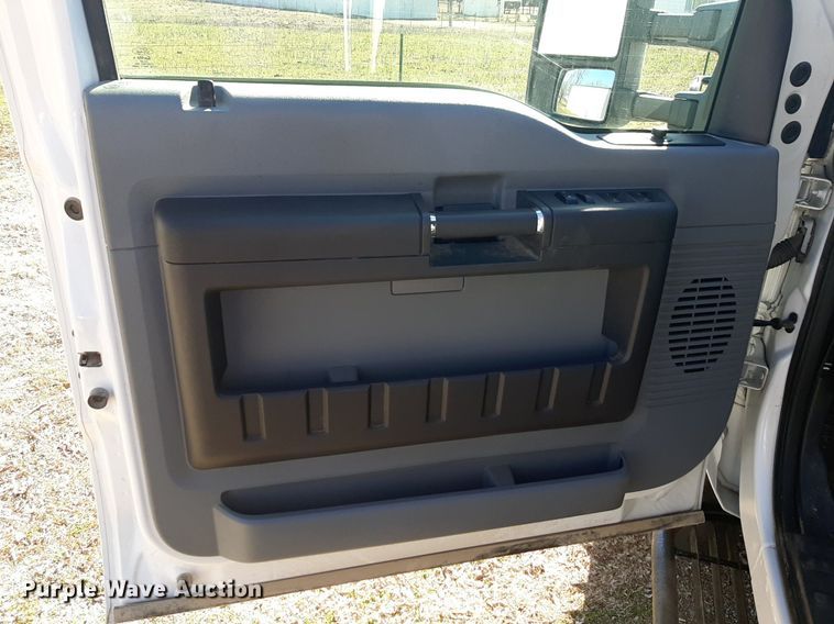 image for item DV9822 2012 Ford F550 Super Duty Crew Cab flatbed truck