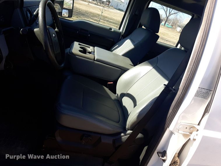 image for item DV9822 2012 Ford F550 Super Duty Crew Cab flatbed truck