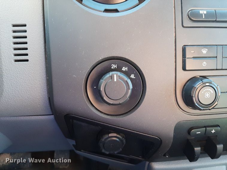 image for item DV9822 2012 Ford F550 Super Duty Crew Cab flatbed truck