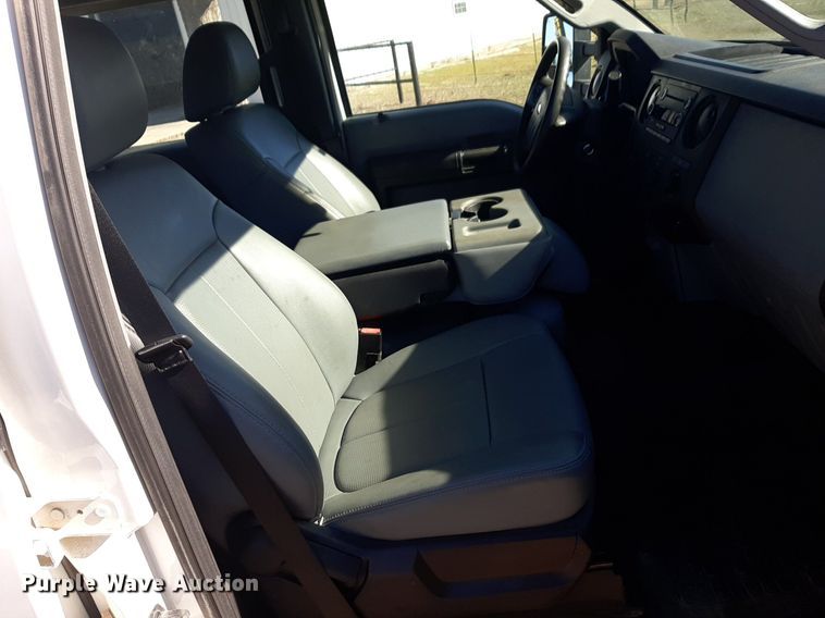 image for item DV9822 2012 Ford F550 Super Duty Crew Cab flatbed truck