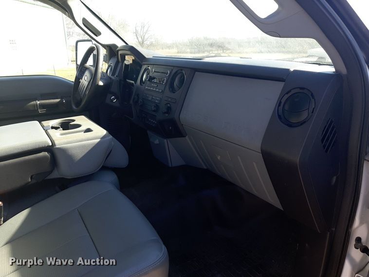 image for item DV9822 2012 Ford F550 Super Duty Crew Cab flatbed truck