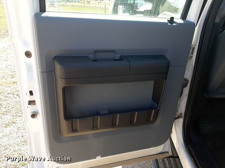 image for item DV9822 2012 Ford F550 Super Duty Crew Cab flatbed truck