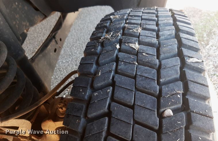 image for item DV9822 2012 Ford F550 Super Duty Crew Cab flatbed truck