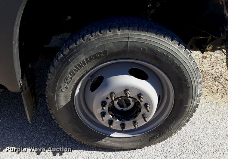 image for item DV9822 2012 Ford F550 Super Duty Crew Cab flatbed truck