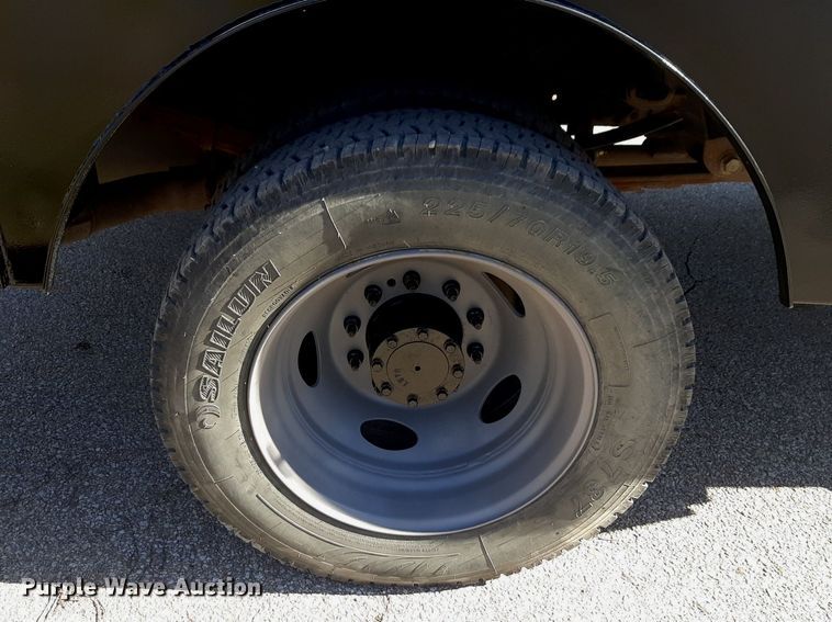 image for item DV9822 2012 Ford F550 Super Duty Crew Cab flatbed truck