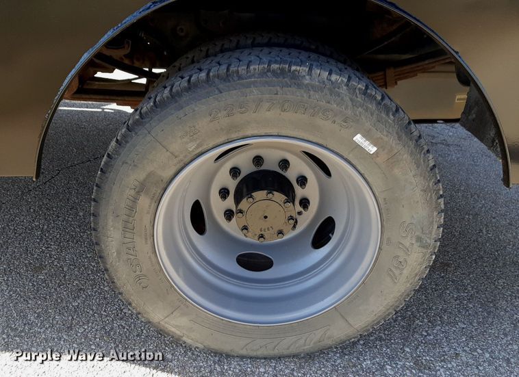 image for item DV9822 2012 Ford F550 Super Duty Crew Cab flatbed truck