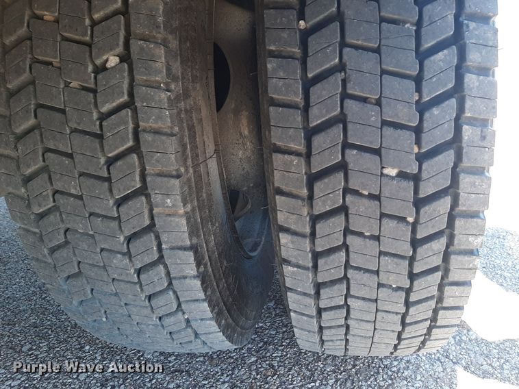 image for item DV9822 2012 Ford F550 Super Duty Crew Cab flatbed truck