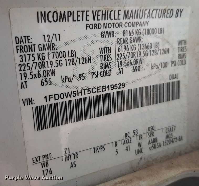 image for item DV9822 2012 Ford F550 Super Duty Crew Cab flatbed truck